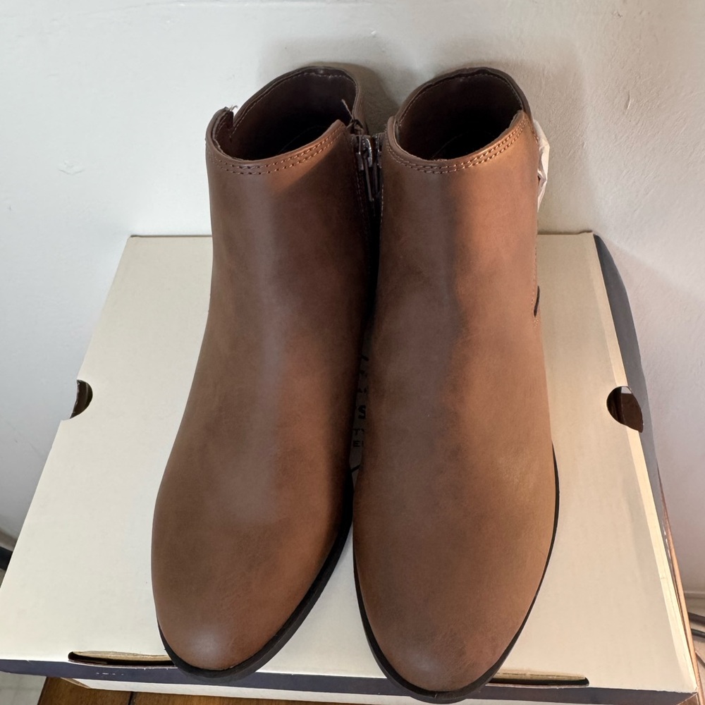 Boots size 6 New in box - Picture 2 of 6
